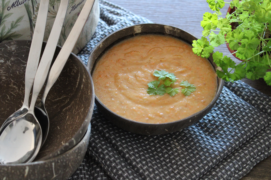pittige vegetarische bruinebonensoep