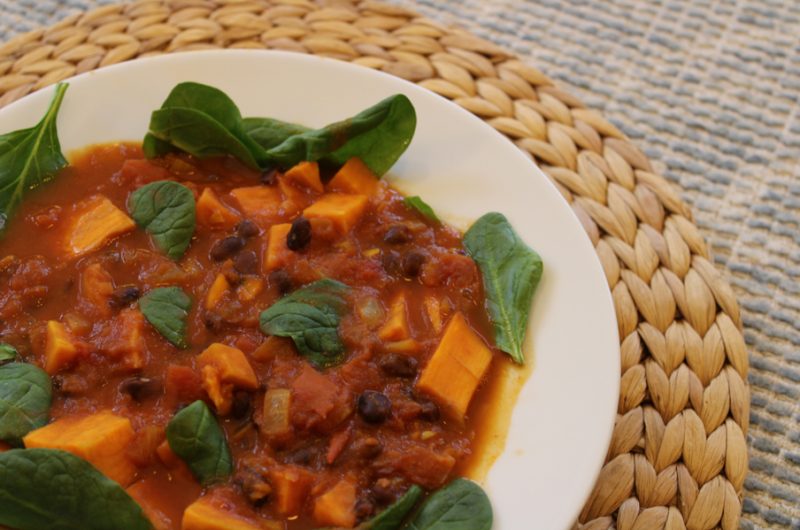 Stoofpot met zoete aardappel en zwarte bonen